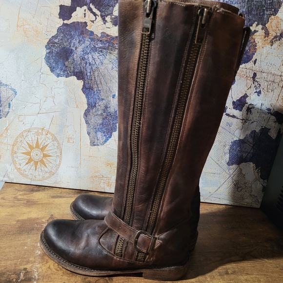 Bed Stu Shoes - Bed Stu Stunning Distressed Brown Leather Tall Boots with Zippers And Buckle